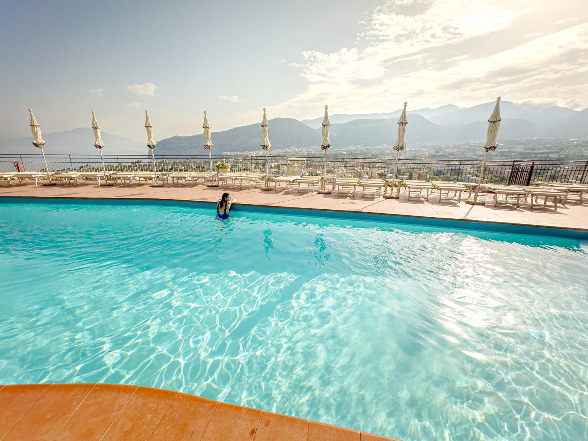 Hotel Cristina Sant'Agnello Esterno foto