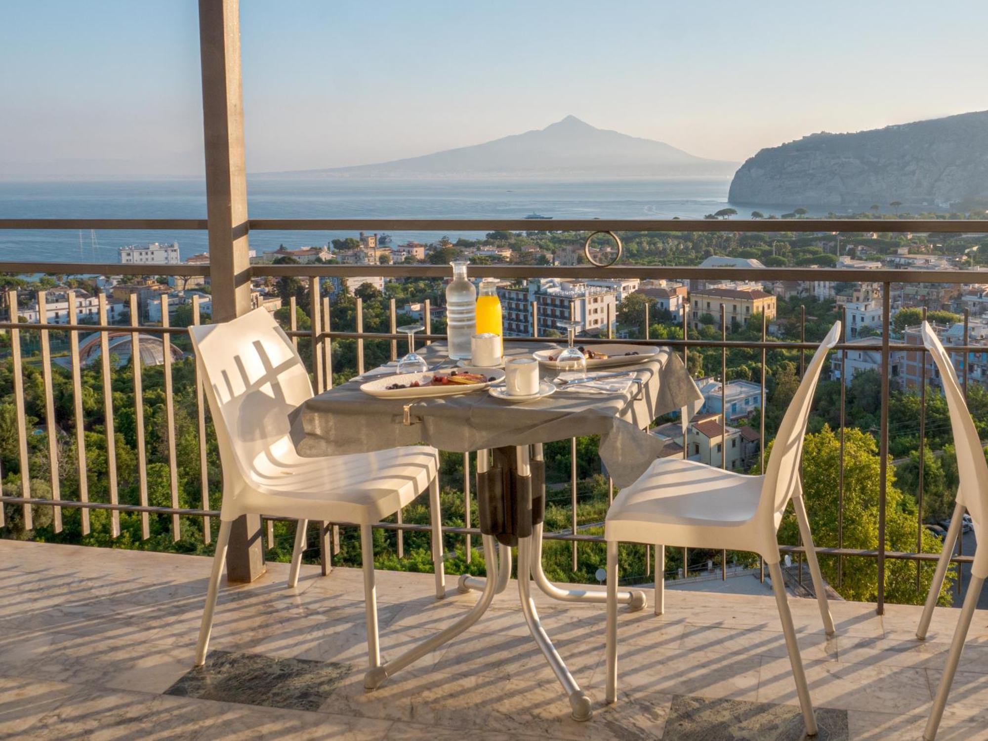 Hotel Cristina Sant'Agnello Esterno foto